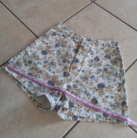 Vintage 90's BONGO Hi Rise Floral Jean Shorts 25 - Picture 11 of 11